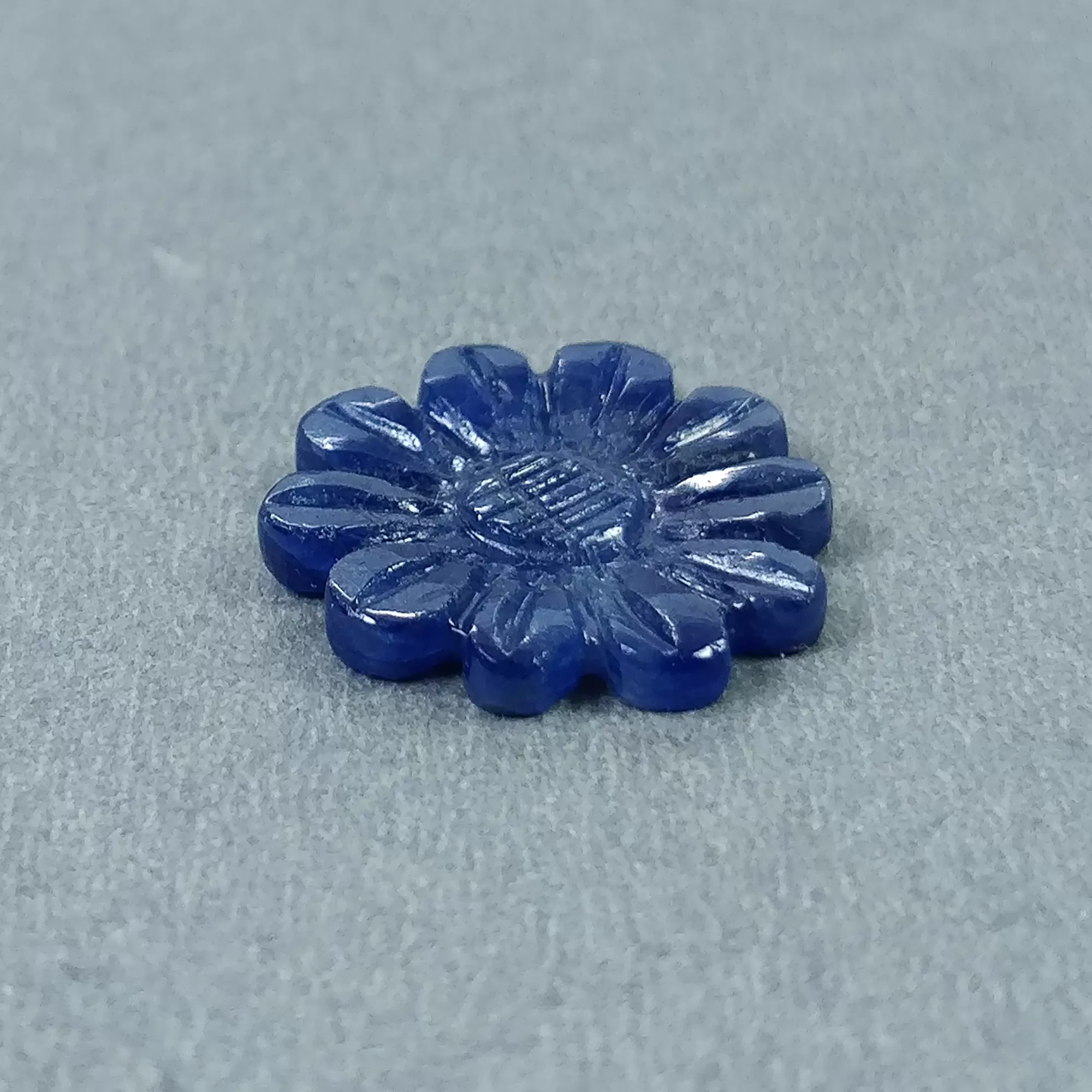 BLUE SAPPHIRE Gemstone Carving September Birthstone : 6.55cts Natural Untreated  Sapphire Gemstone Hand Carved Round FLOWER 16mm 1pc