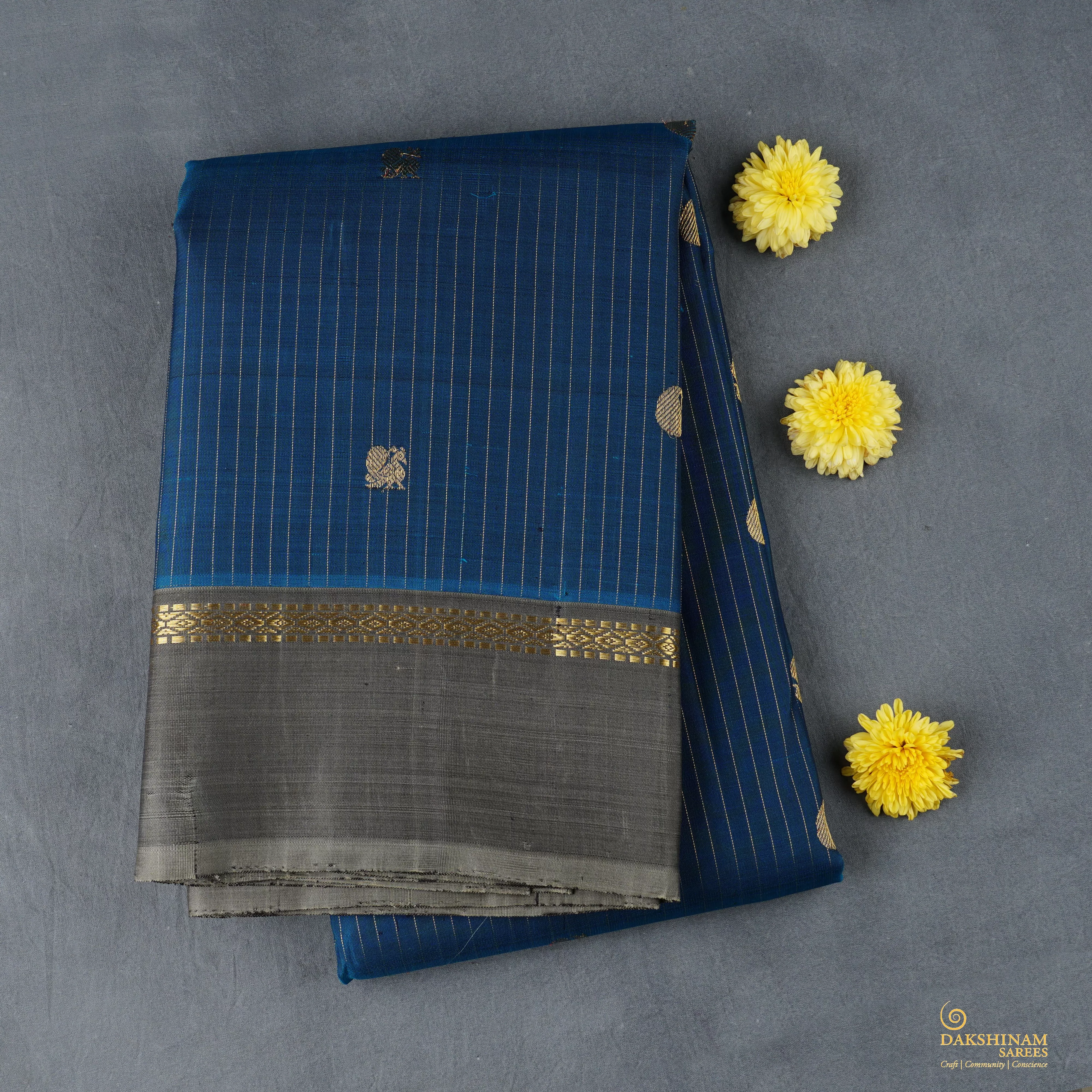 Handwoven Blue with Olive Green Kanjivaram Silk Saree - 1941T009066DSC