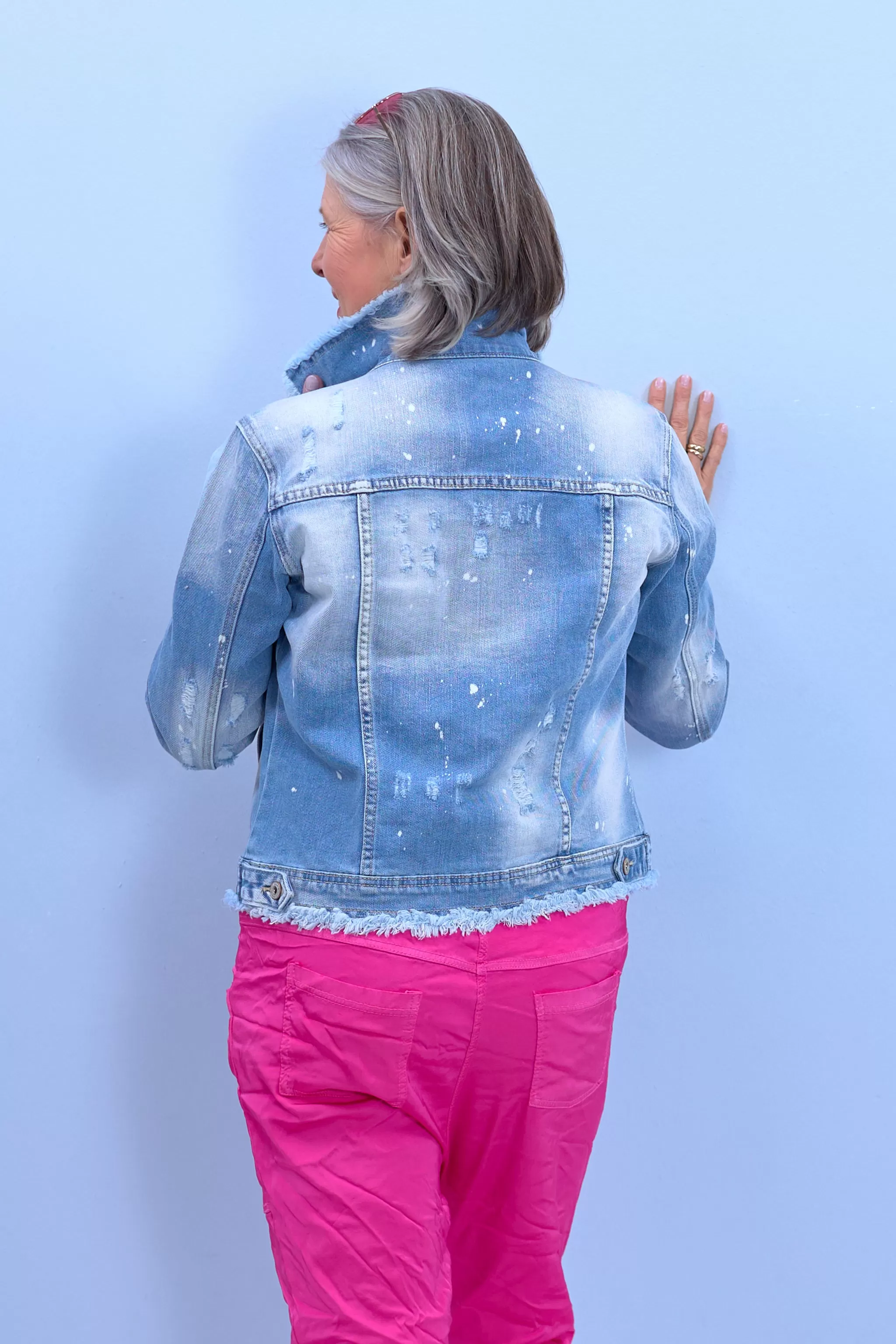 Kurze Jeansjacke mit Blumen, blue denim