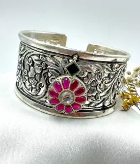 The Patterned Silver Kundan Cuff