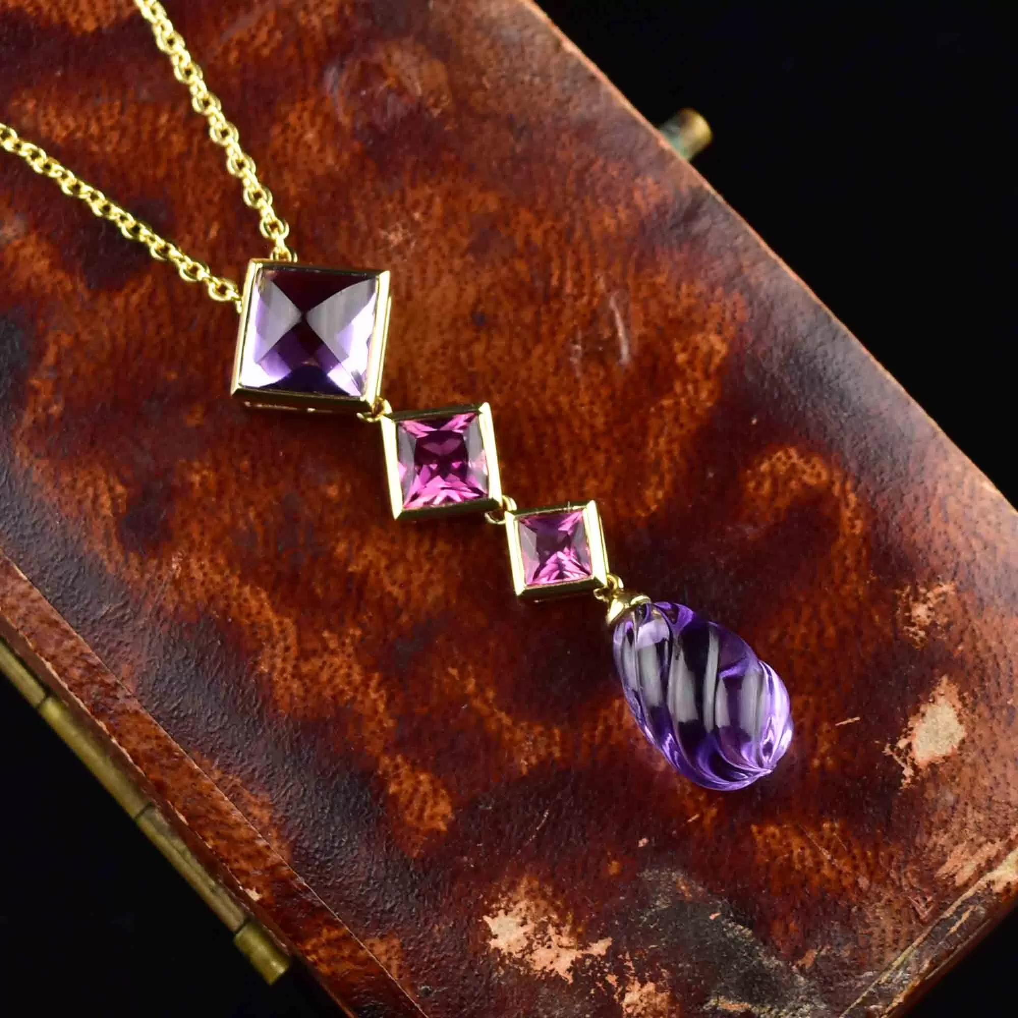 Vintage 14K Gold Tourmaline Sugarloaf Amethyst Pendant Necklace