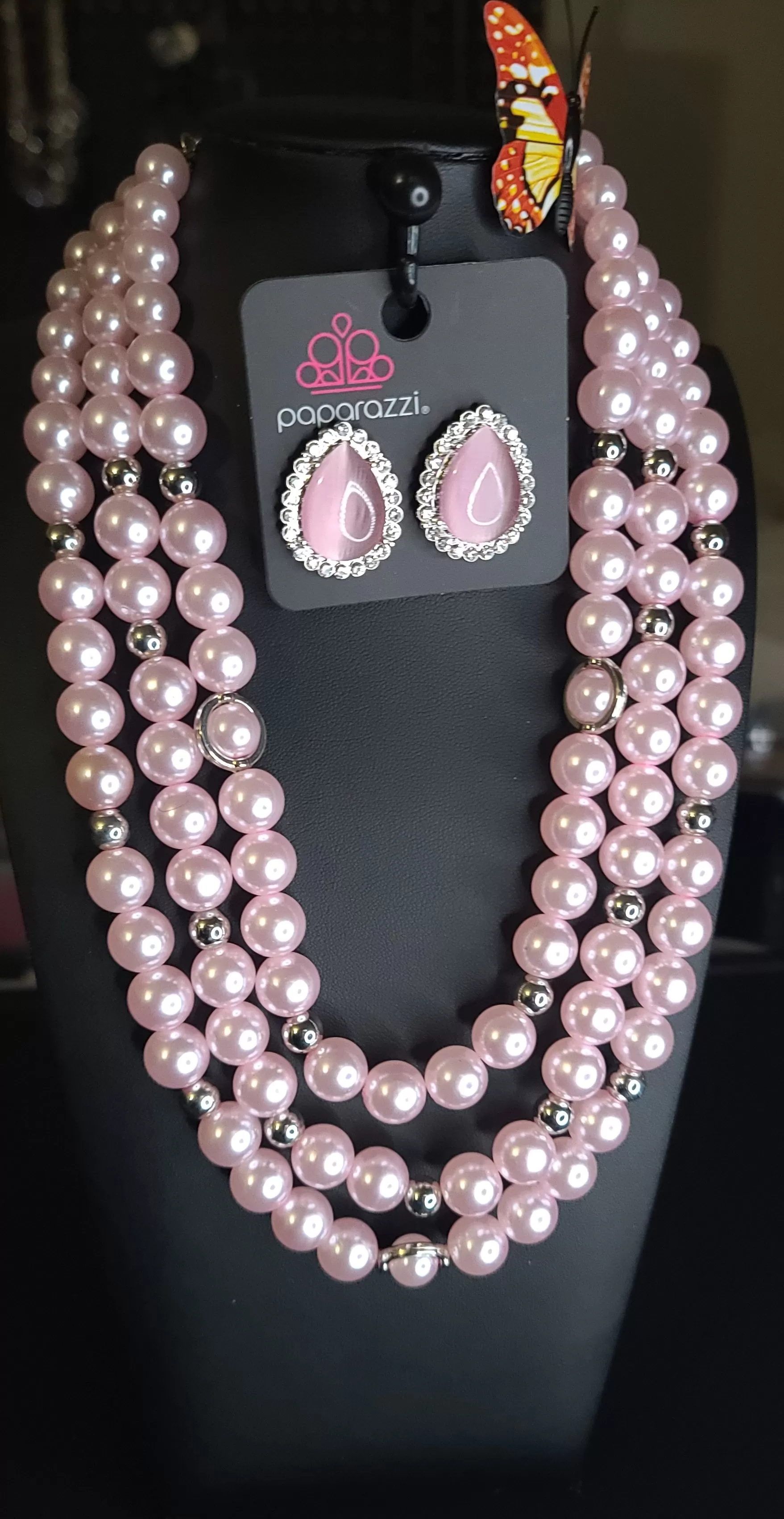 💖Triple Strand Pearls💖Clip-On Set💖Pink