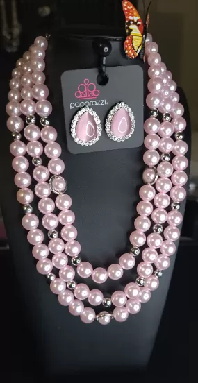 💖Triple Strand Pearls💖Clip-On Set💖Pink